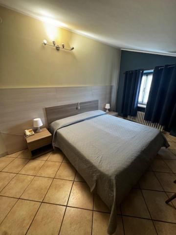 Albergo Carla Пон-Сен-Мартен Экстерьер фото