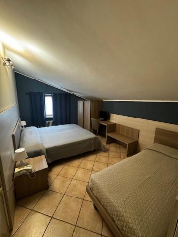 Albergo Carla Пон-Сен-Мартен Экстерьер фото